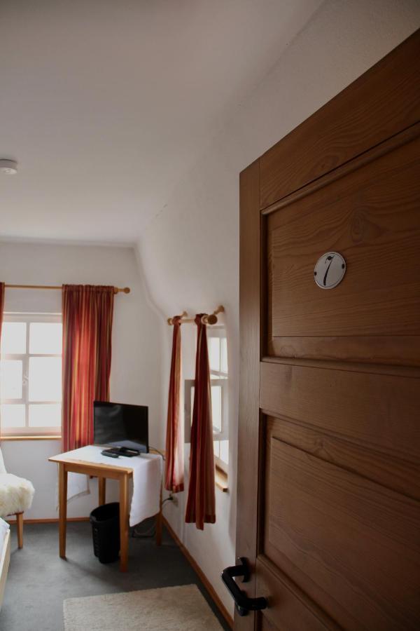 Schildwirtschaft Zum Rothen Ochsen Hotel Laupheim Bagian luar foto