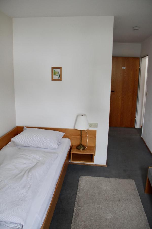 Schildwirtschaft Zum Rothen Ochsen Hotel Laupheim Bagian luar foto