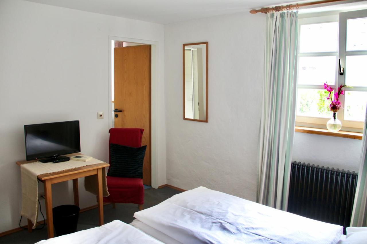 Schildwirtschaft Zum Rothen Ochsen Hotel Laupheim Bagian luar foto