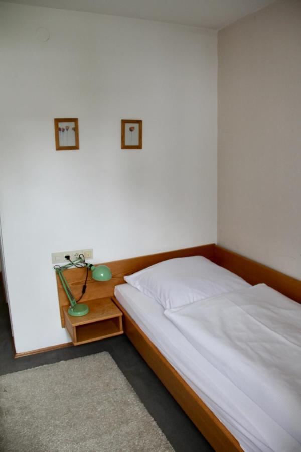 Schildwirtschaft Zum Rothen Ochsen Hotel Laupheim Bagian luar foto
