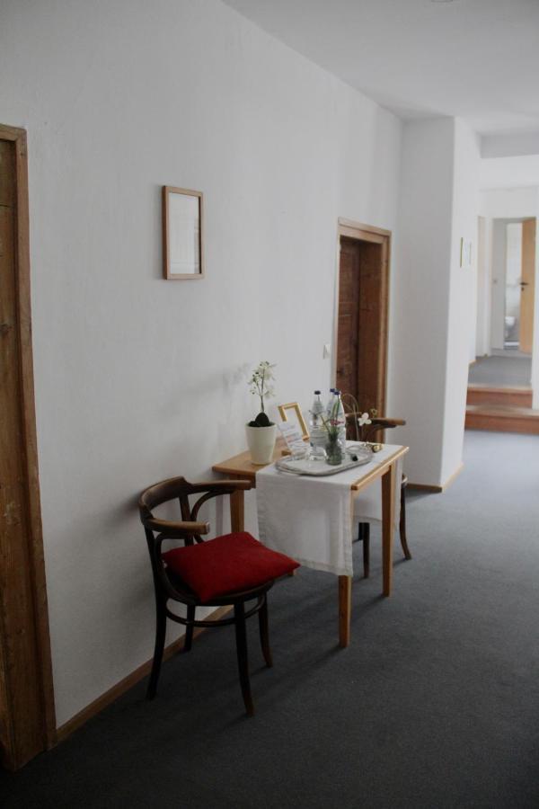 Schildwirtschaft Zum Rothen Ochsen Hotel Laupheim Bagian luar foto