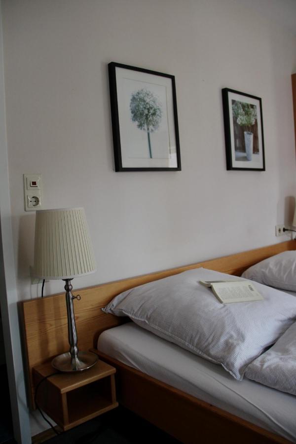 Schildwirtschaft Zum Rothen Ochsen Hotel Laupheim Bagian luar foto
