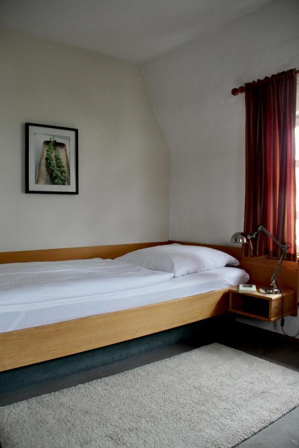 Schildwirtschaft Zum Rothen Ochsen Hotel Laupheim Bagian luar foto